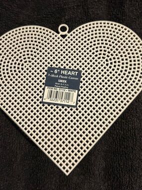 6" Heart Plastic Canvas - White Uniek